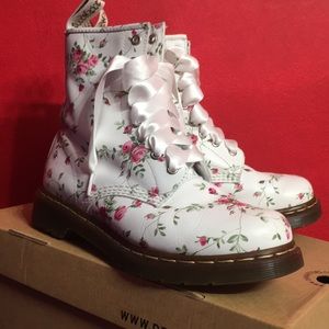 Dr. Martens Portland Rose boots